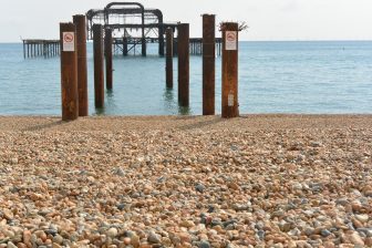 Brighton-restos-muelle-incendio-Ingalterra