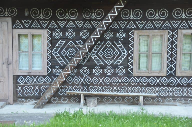 windows, stairs and bench, May2016 (Cicmany)