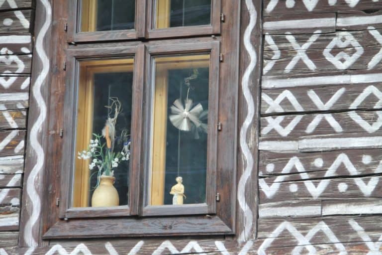 inside the window, May2016 (Cicmany)