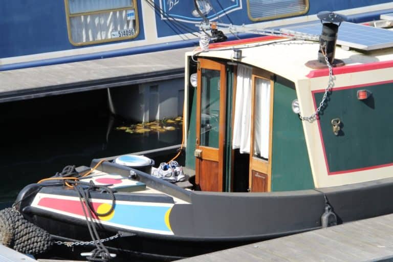 lungomare – scarpe sulla barca, Mag.2016 (Liverpool)