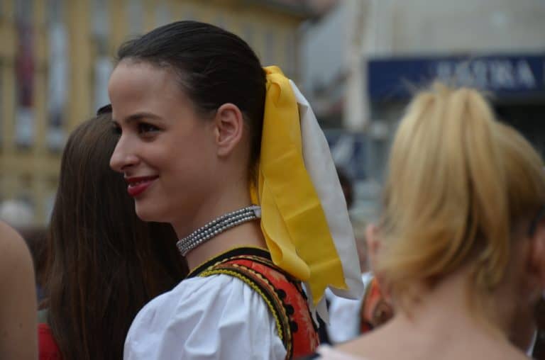 town – yellow ribbon, May 2016 (Bratislava)