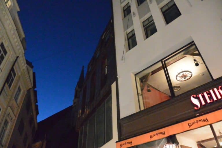città – mezzanotte, Lug.2016 (Riga)