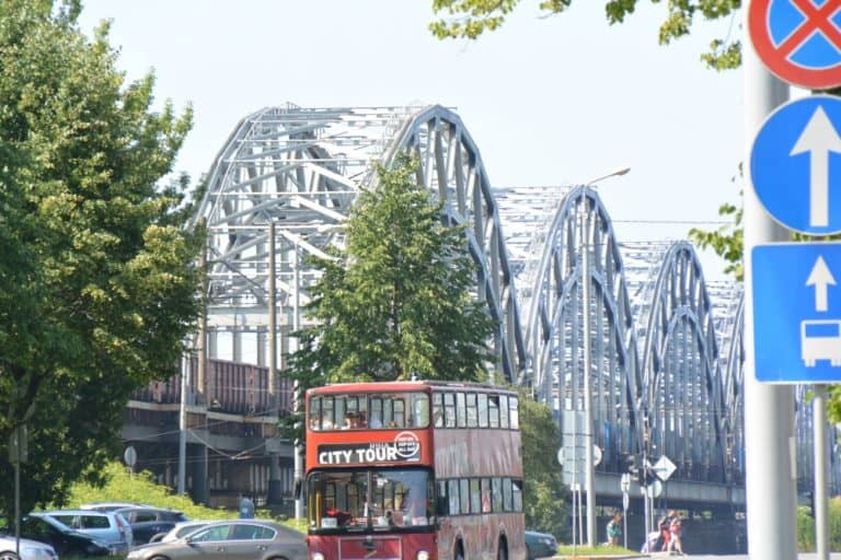 town – bus and bridge, July 2016 (Riga)