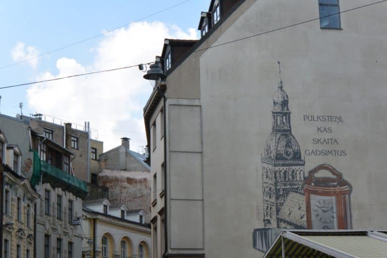 città – dipinto sul muro, Lug.2016 (Riga)