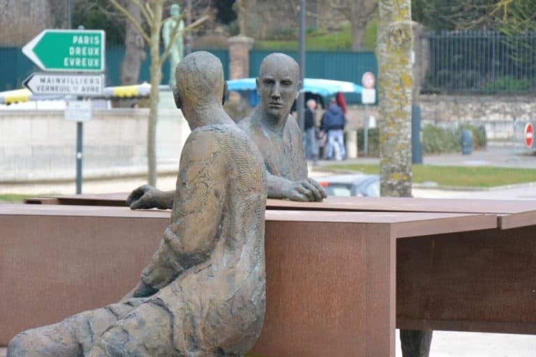 città vecchia – guardandosi in faccia, Mar.2015 (Chartres)