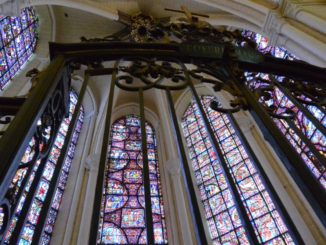La cattedrale dalle stupende vetrate colorate