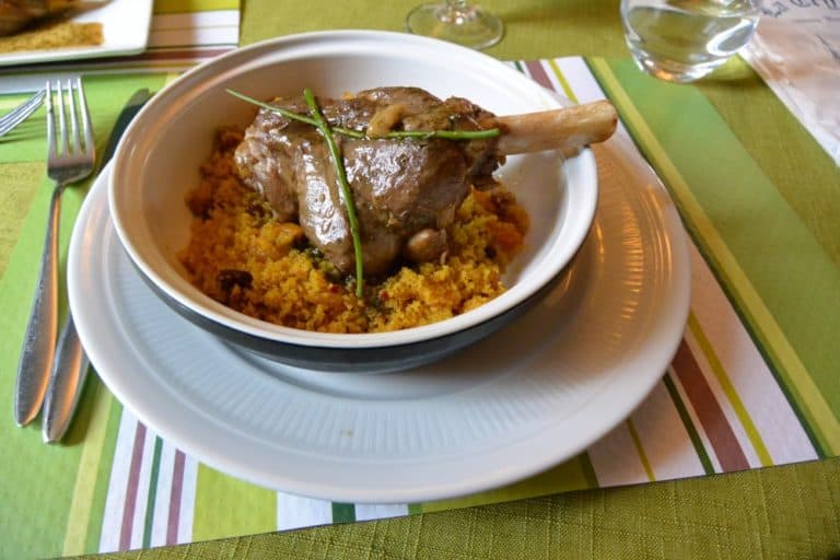 ristorante – piatto d’agnello, Mar.2015 (Chartres)