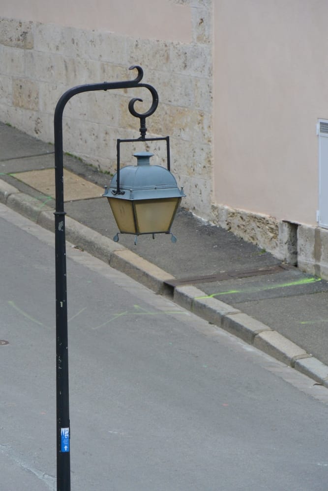 old town – lamp, Mar.2015 (Chartres)