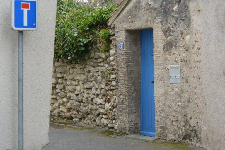 old town – blue door, Mar.2015 (Chartres)