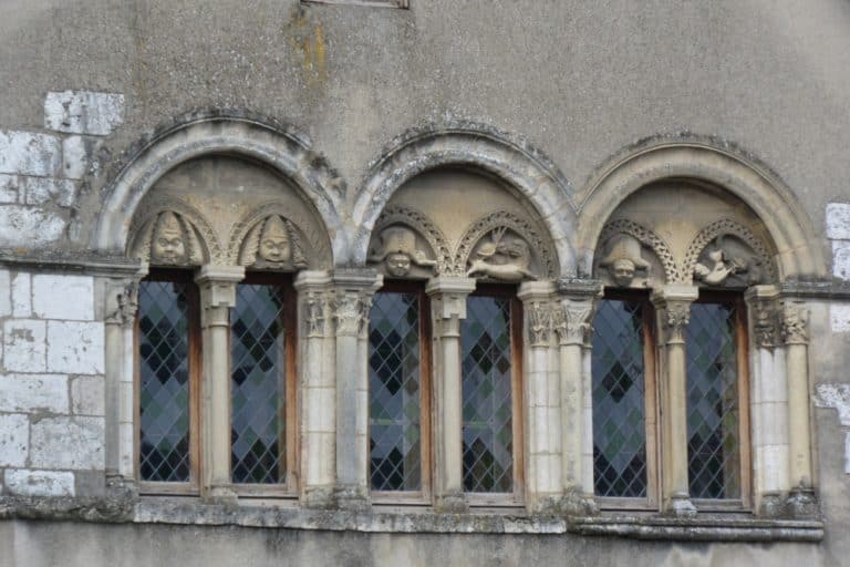 old town – windows with faces, Mar.2015 (Chartres)