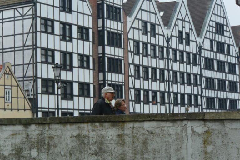along the river – couple, Oct.2015 (Gdansk)