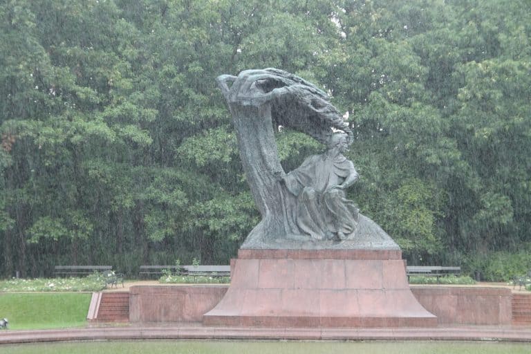 Poland, Warsaw – statue of Chopin in the rain, Aug.2016 (Warsaw)