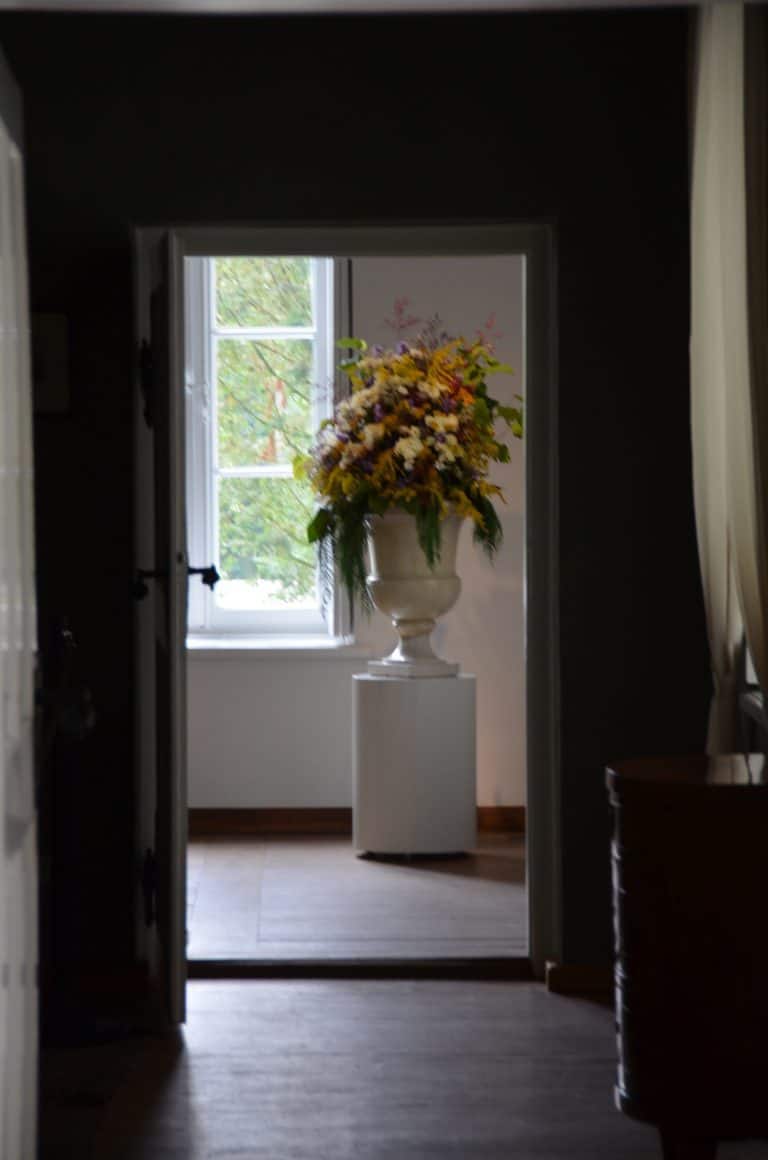 Poland, Warsaw suburbs  – Chopin’s birth place, vase, Aug.2016