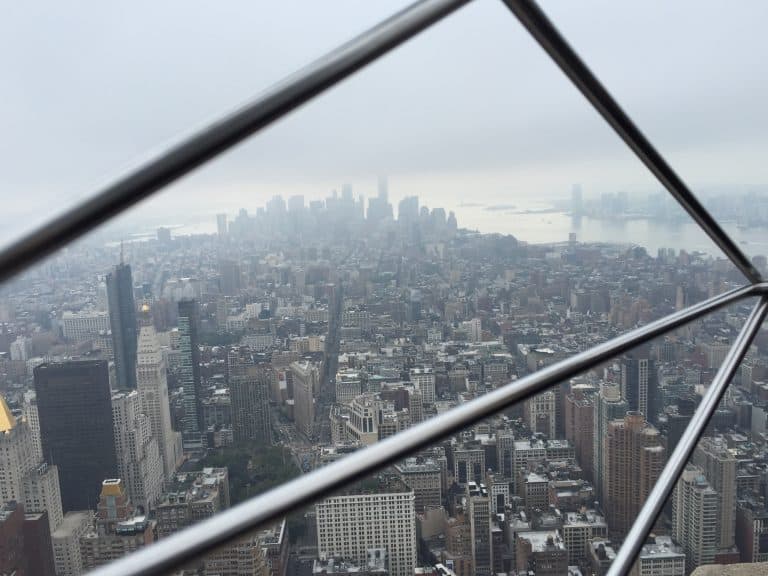 Empire State Building entre las nubes