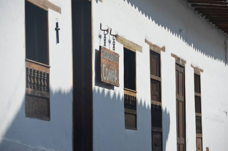 Barichara – sign and shadow, Dec.2016 (Barichara)