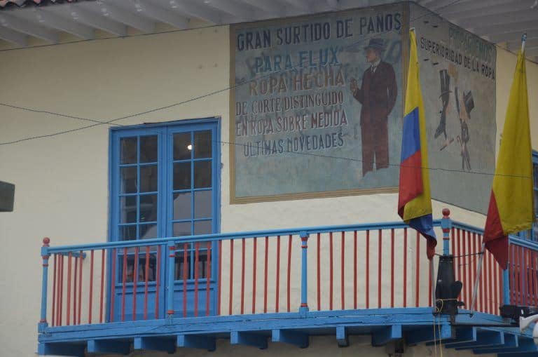 Bogota – blue balcony, Dec.2016 (Bogotá)