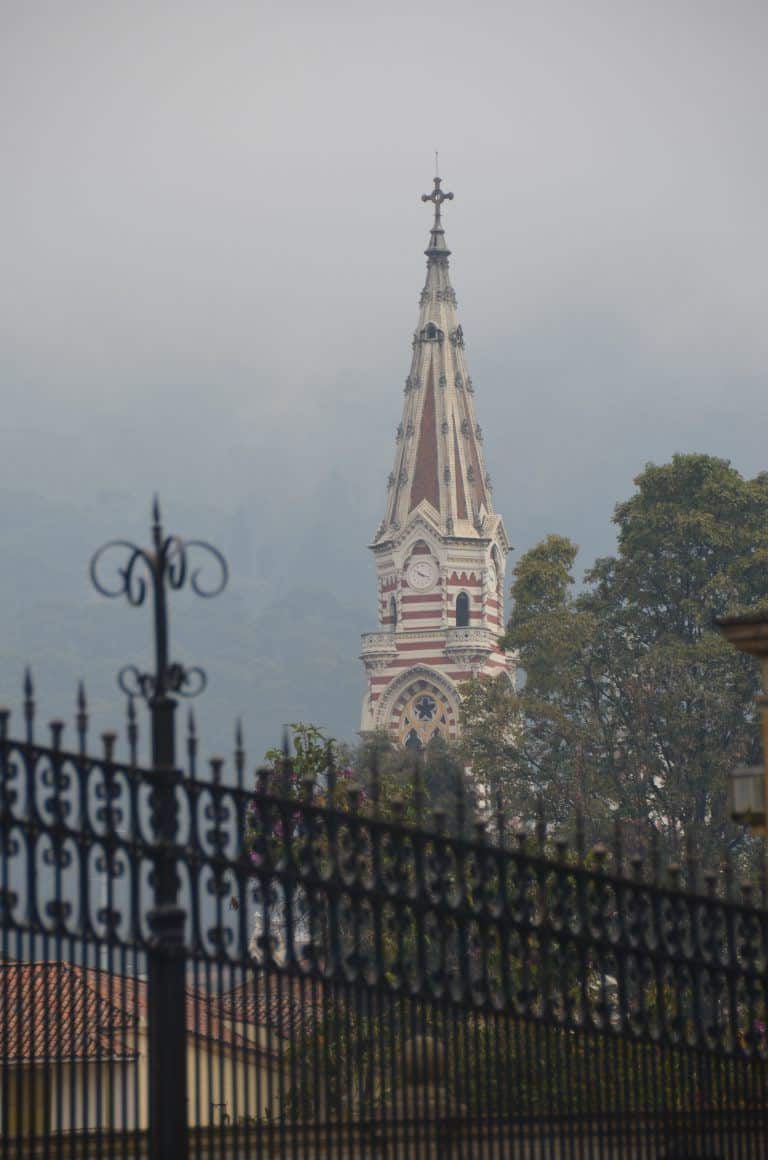 Bogota – spire and fence, Dec.2016 (Bogota)