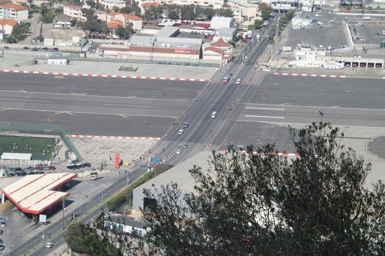 Gibraltar, airport – road crossing the runway, Nov.2016
