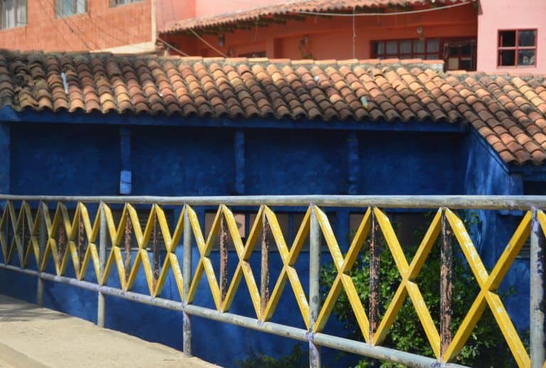 Raquira – fence, Dec.2016 (Ráquila)