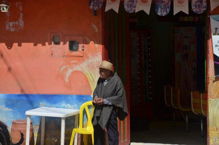 Raquira – man in poncho, Dec.2016 (Ráquila)
