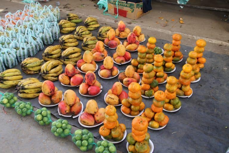 Raquira – fruits in the market, Dec.2016 (Ráquila)
