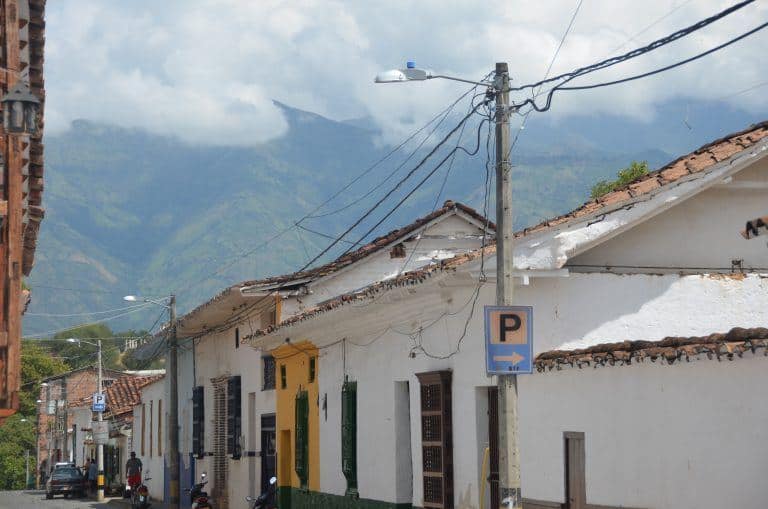 Santa Fe de Antioquia – houses and mountain, Dec.2016 (Santa Fé de Antioquia)