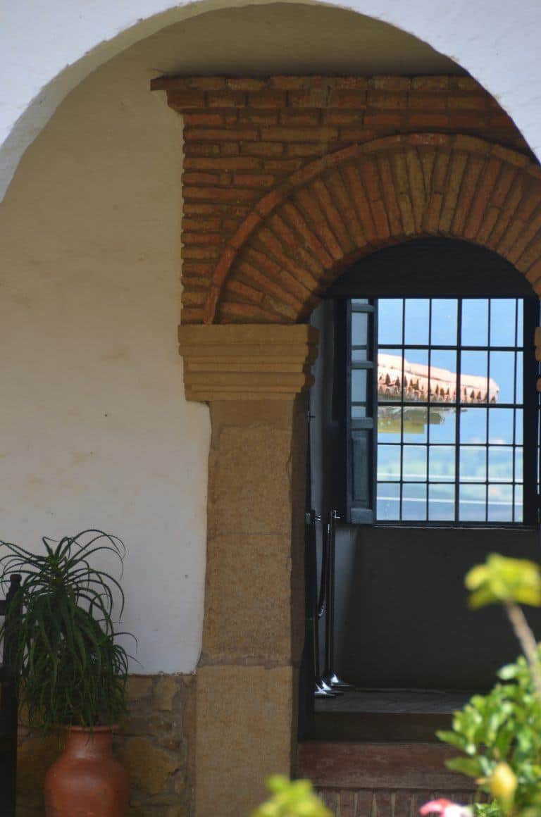 Convento Santo Ecce-Homo – through the arch, Dec.2016 (Villa de Leyva)