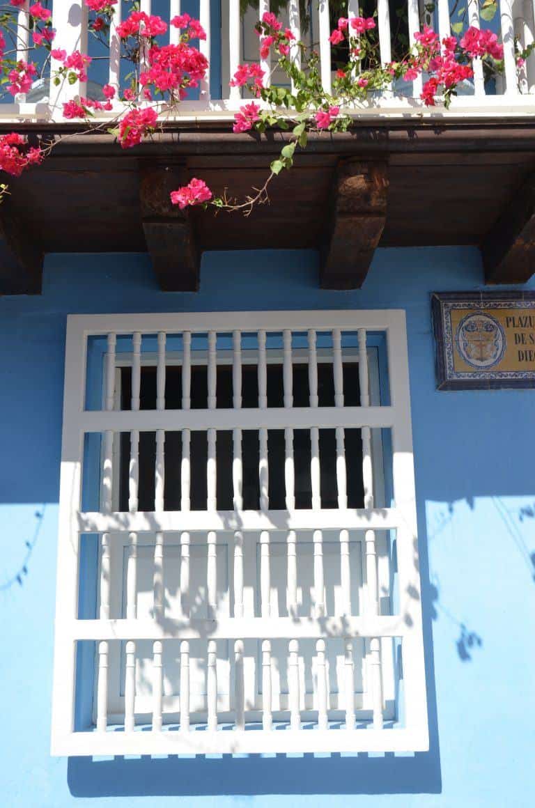 Cartagena – window and flowers, Jan.2017 (Cartagena)