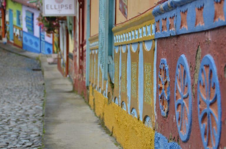 Guatape – details of the wall, Dec.2016 (Guatape)