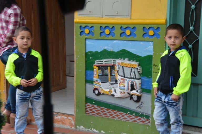 Guatape – twins, Dec.2016 (Guatape)