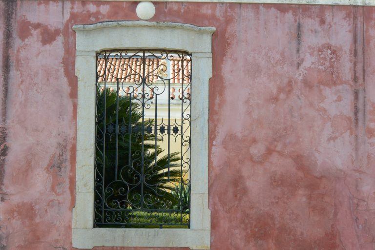 Estoi – pink wall, Feb.2017 (Estoi)