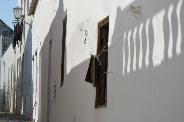Tavira – shadow and laundry, Feb.2017 (Tavira)