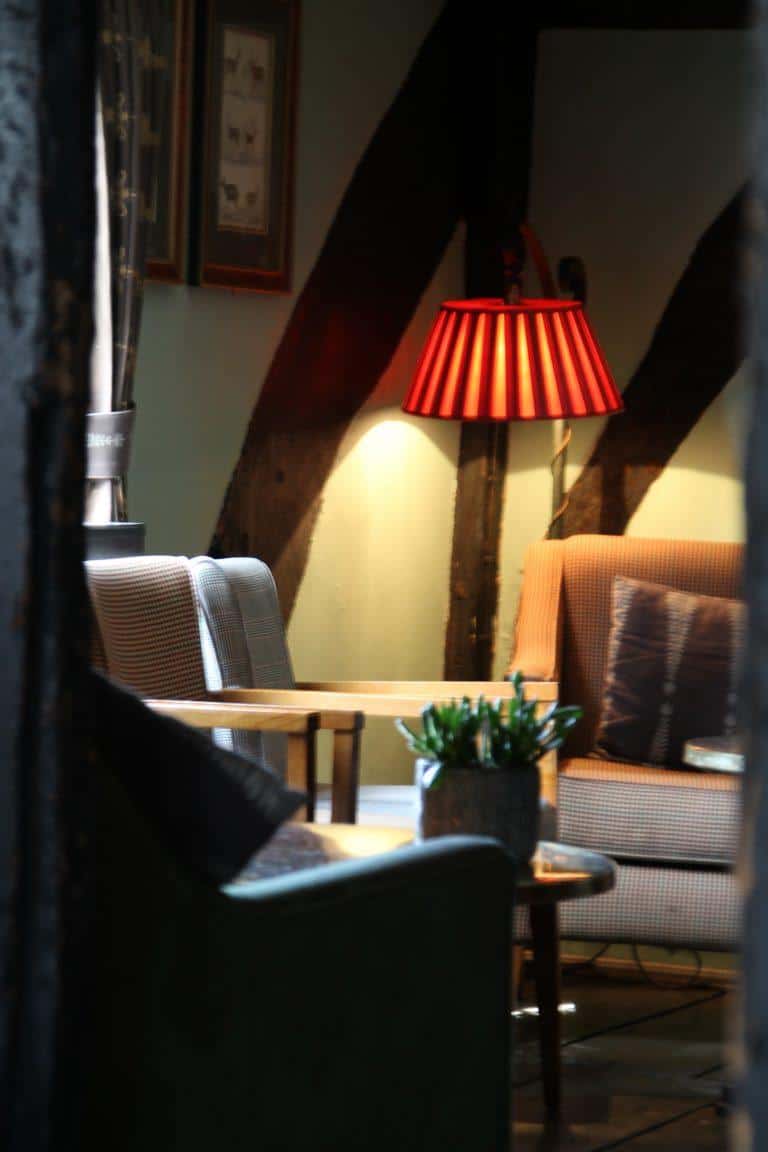Winchester, restaurant – cosy corner, Mar.2017 (Winchester)
