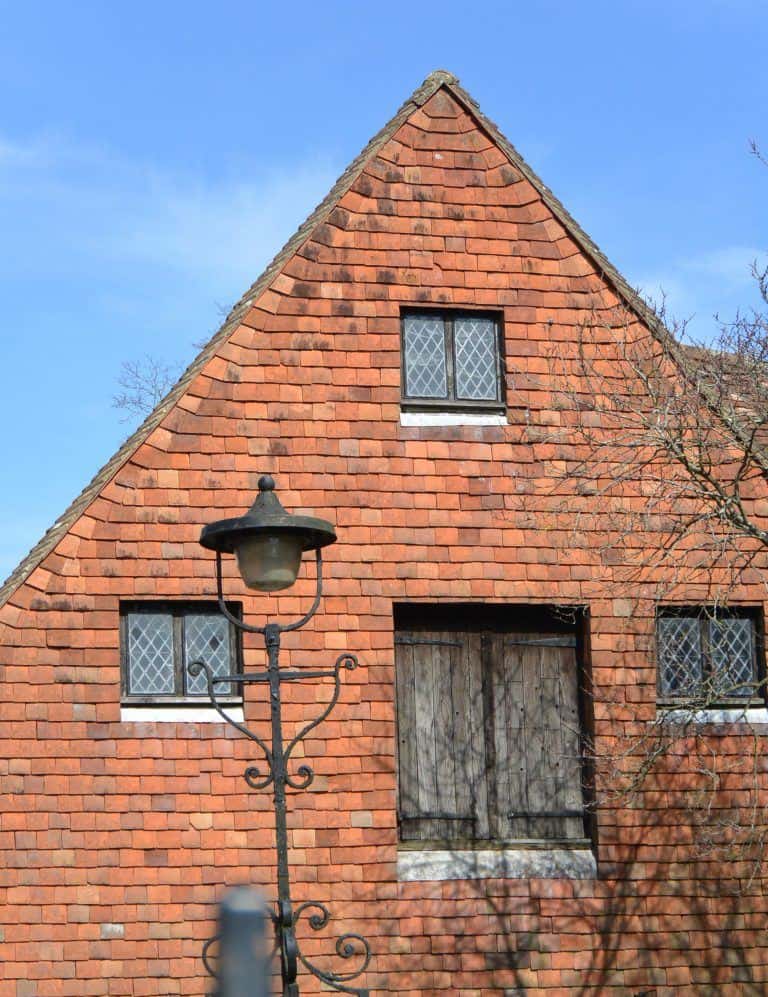 Winchester – a house and a lamp, Mar.2017 (Winchester)