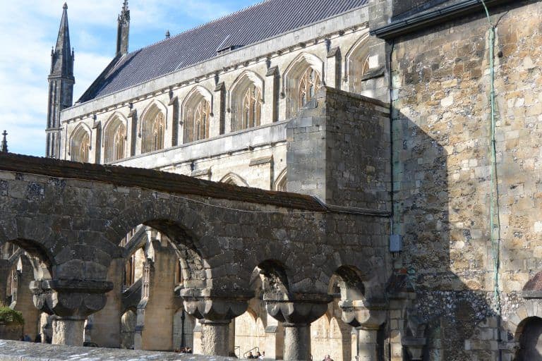 Winchester, cathedral – part of the building, Mar.2017 (Winchester)