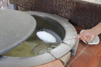 石垣島、塩工場－塩が採れる海 2017年4月