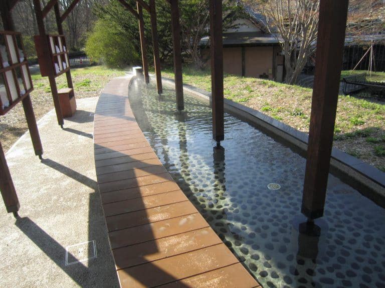三沢市、青森屋－庭１ 2017年４月 (青森県)