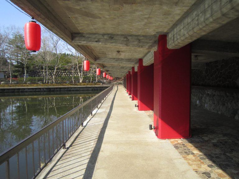 三沢市、青森屋－庭４ 2017年４月 (青森県)