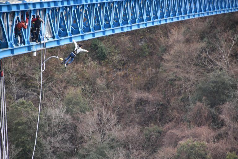 bungee jumping