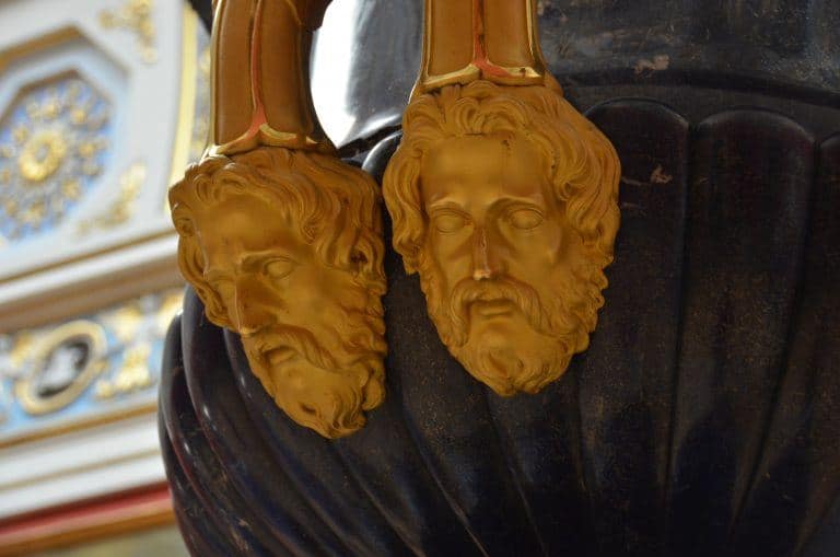 Hermitage – detail of a vase, Aug.2017 (Saint Petersburg)