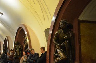 Moscow metro – people at the platform, Aug. 2017