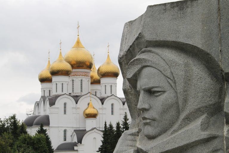 Yaroslavl – war memorial and the cathedral, Aug.2017 (Yaroslavl)