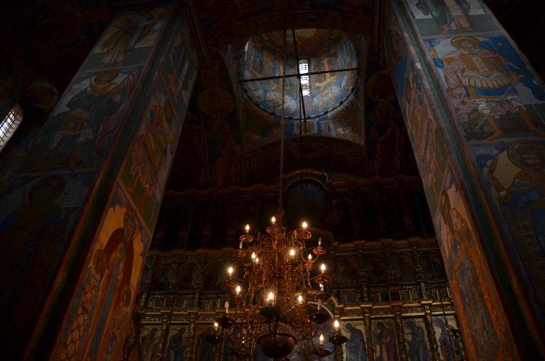 Yaroslavl, St. Elijah’s Church – chandeliers, Aug.2017 (Yaroslavl)