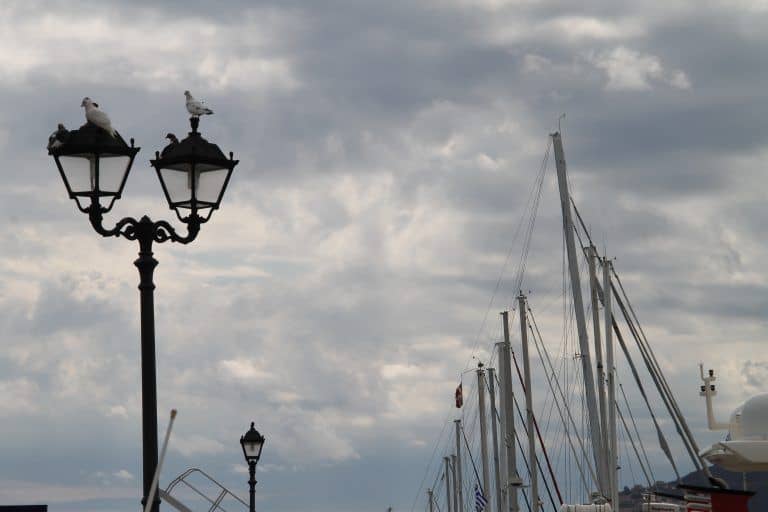 Zakynthos Town – masts and lamp, Sept.2017 (Zakynthos)