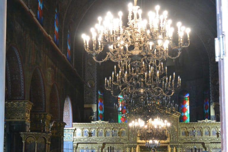 Zakynthos Town – chandeliers of Church of St. Dionysios, Sept.2017 (Zakynthos)