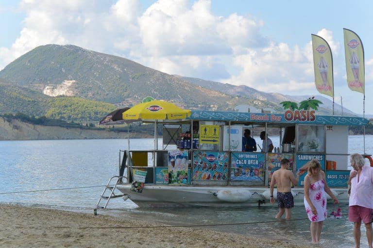 ザキントス島、マラソニシ島－船の売店 2017年9月 (ザキントス島)