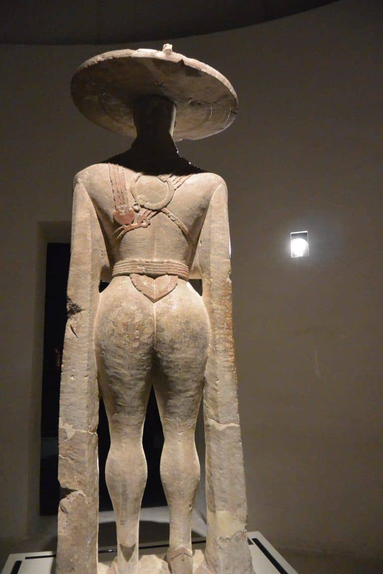 Chieti, Archaeological Museum – back of Warrior of Capestrano, Nov.2017 (Abruzzo)