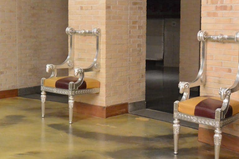 Chieti, La Civitella -chairs, Nov.2017 (Abruzzo)