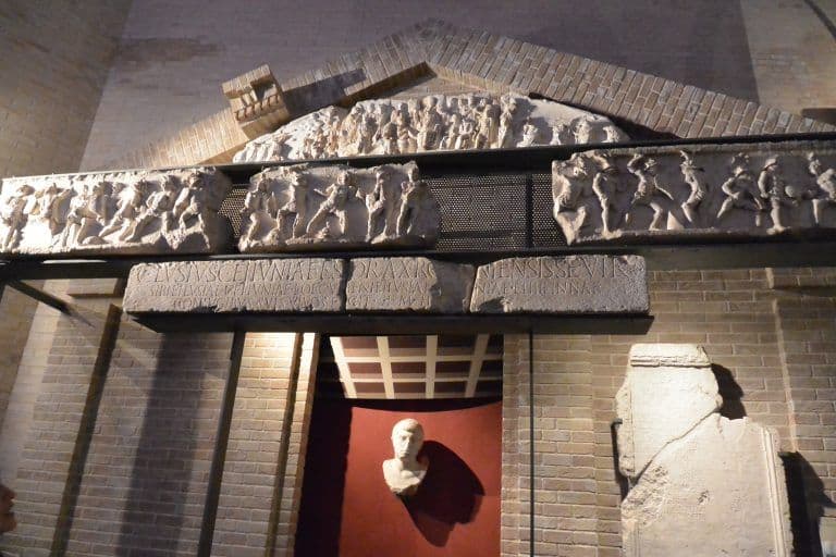 Chieti, La Civitella – grave of a governor, Nov.2017 (Abruzos)