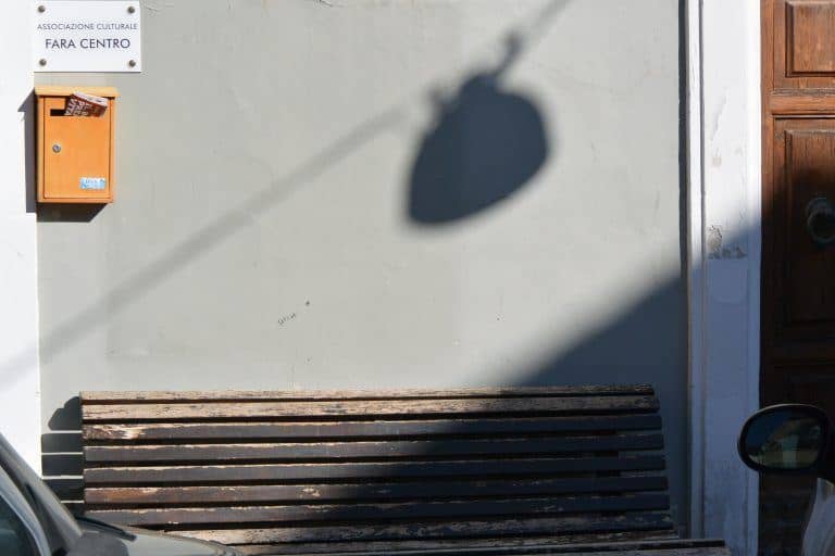 Fara Filiorum Petri – shadow of a lamp, Nov.2017 (Abruzzo)